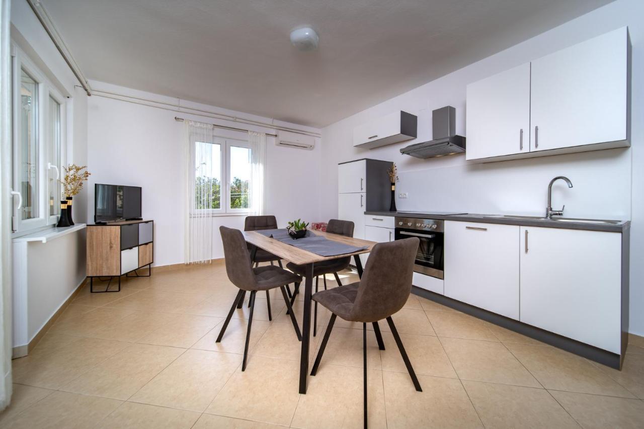 Apartmani Milena Barbat na Rabu Exteriér fotografie