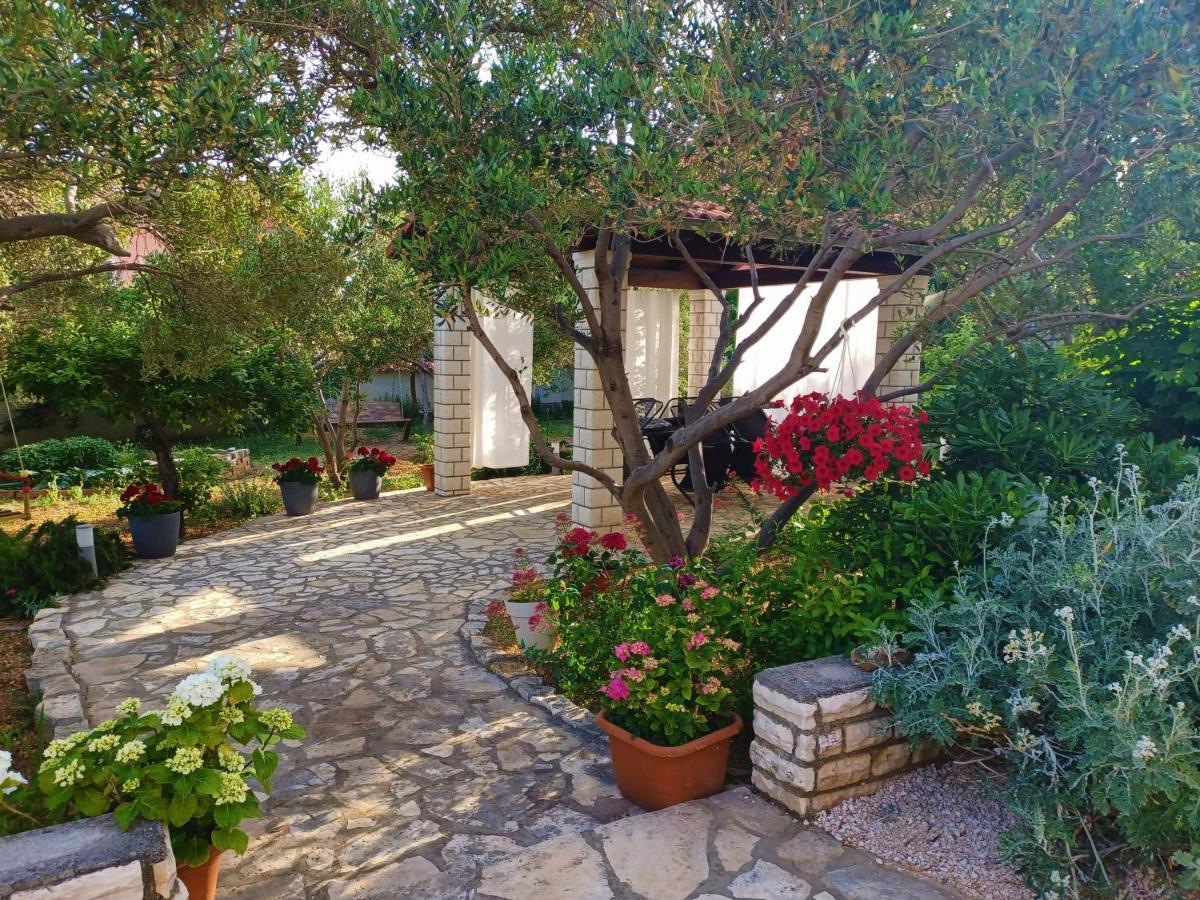 Apartmani Milena Barbat na Rabu Exteriér fotografie