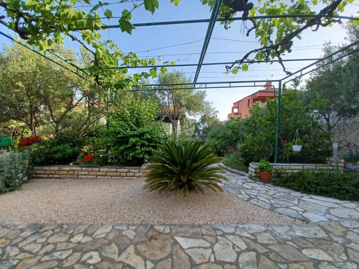 Apartmani Milena Barbat na Rabu Exteriér fotografie